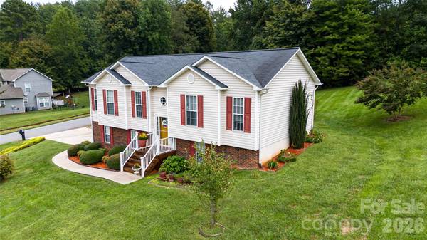 142 Doe RUN, Morganton, NC 28655