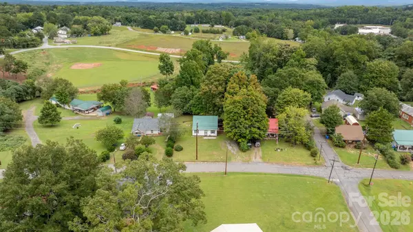 153 Autumn LN, Spindale, NC 28160