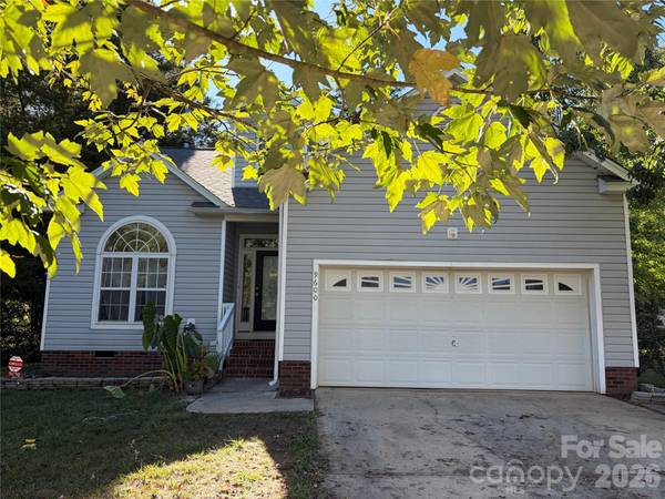 9600 Veronica DR, Charlotte, NC 28215