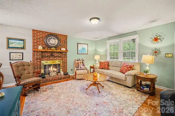 205 Wrentree LN, Gastonia, NC 28056