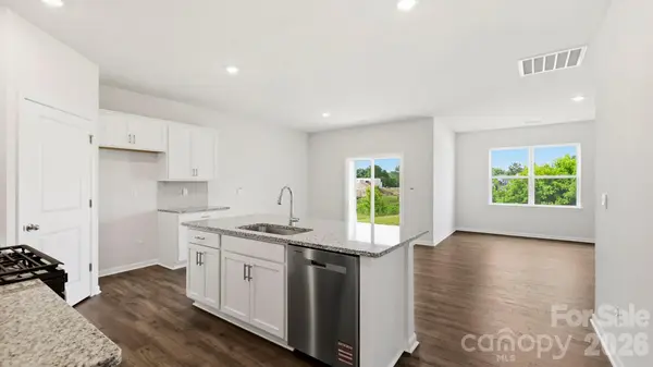 52 Piney Woods RD, Fletcher, NC 28732