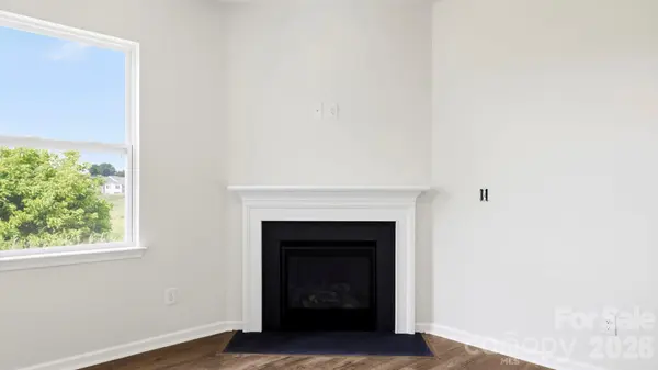 52 Piney Woods RD, Fletcher, NC 28732