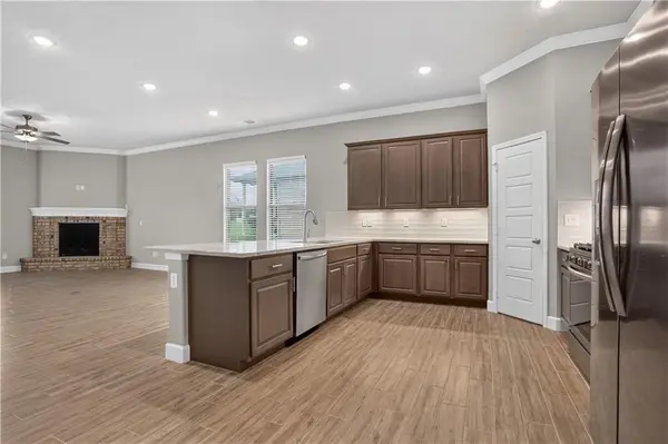 7557 McCormick DR, Shawnee, KS 66227
