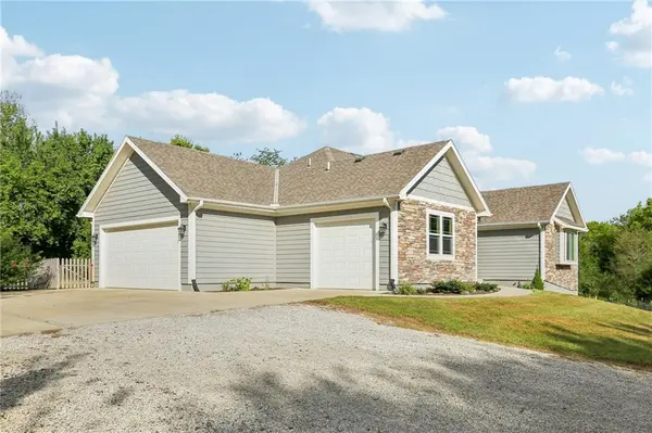 23904 S Lucille LN, Peculiar, MO 64078