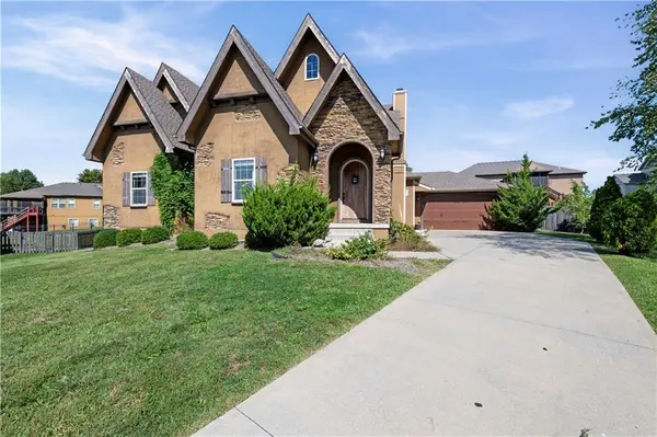 1302 Aberdeen CIR, Raymore, MO 64083