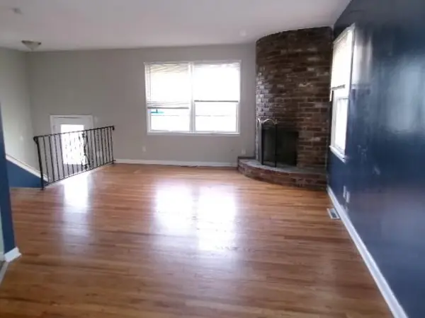7624 E 75th ST #E, Kansas City, MO 64138