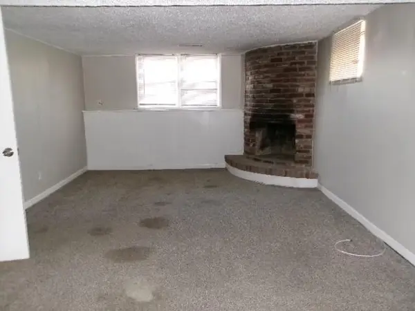 7624 E 75th ST #E, Kansas City, MO 64138