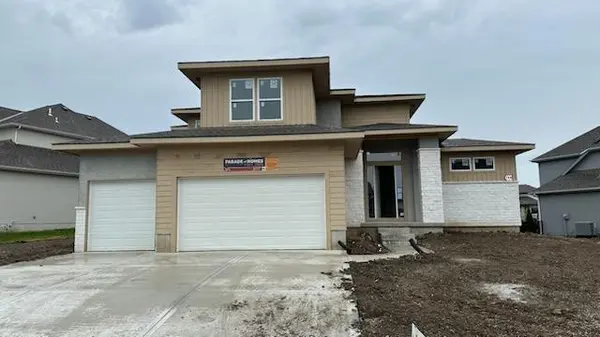 13020 W 174th PL, Overland Park, KS 66221