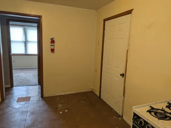 617 W Oak ST, Bicknell, IN 47512