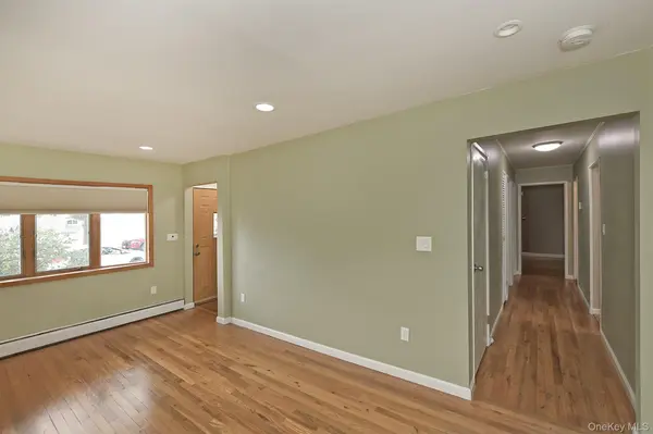 654 Carlyle AVE, Franklin Square, NY 11010