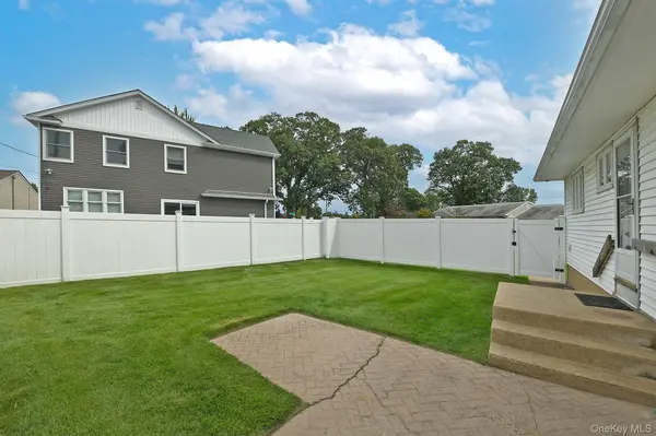 654 Carlyle AVE, Franklin Square, NY 11010