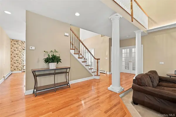 57 E Margin RD, Ridge, NY 11961