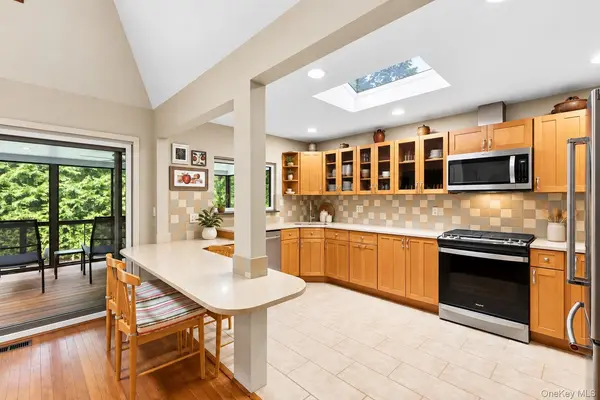 15 Springwood WAY, East Hampton, NY 11937