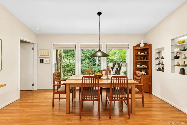 15 Springwood WAY, East Hampton, NY 11937