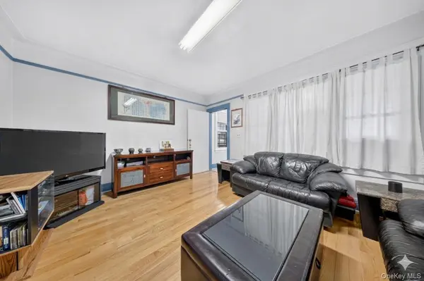 4084 Denman ST, Elmhurst, NY 11373