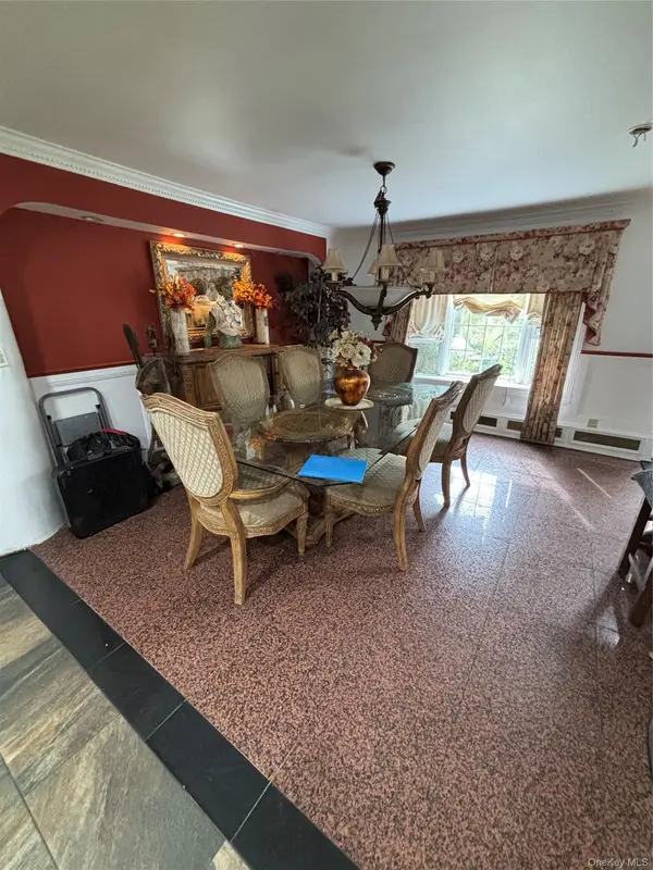 80 Surrey LN, Hempstead, NY 11550