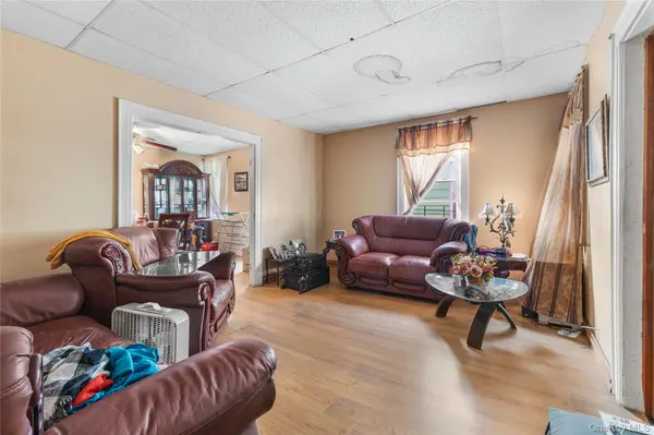 9058 180 ST, Jamaica, NY 11432