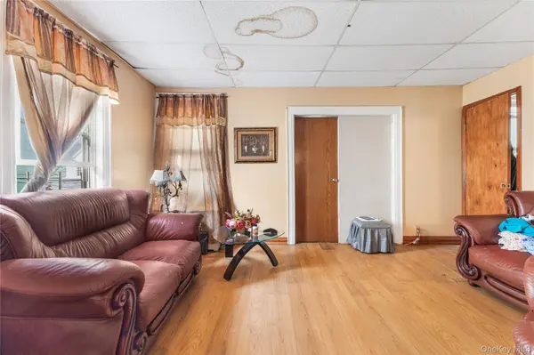 9058 180 ST, Jamaica, NY 11432