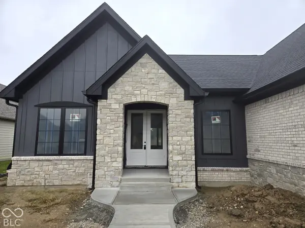 1047 Beechtree LN, Franklin, IN 46131
