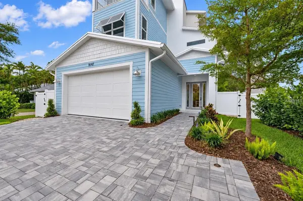 1647 SIESTA DR, Sarasota, FL 34239