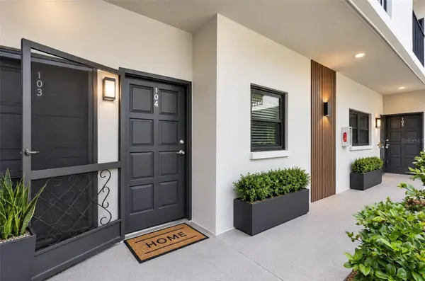 2650 COUNTRYSIDE BLVD #B104, Clearwater, FL 33761