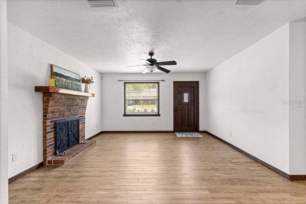 5741 NE 4TH PL, Ocala, FL 34470