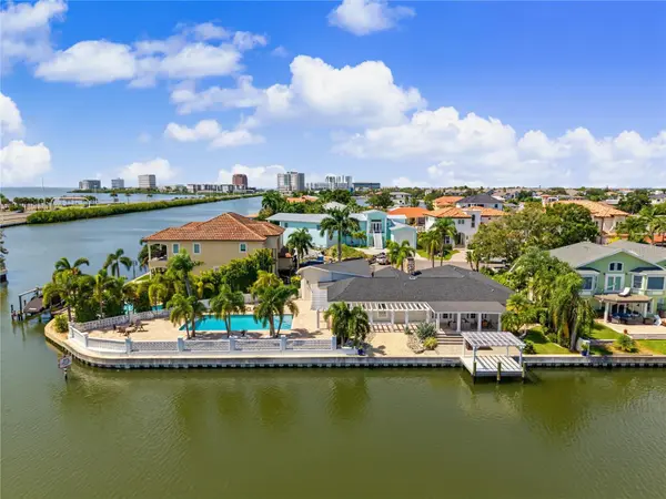 3905 FONTAINEBLEAU DR, Tampa, FL 33634