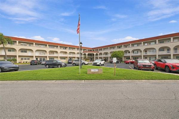 2434 AUSTRALIA WAY E #10, Clearwater, FL 33763