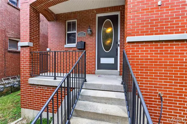3843 Russell BLVD, St Louis, MO 63110