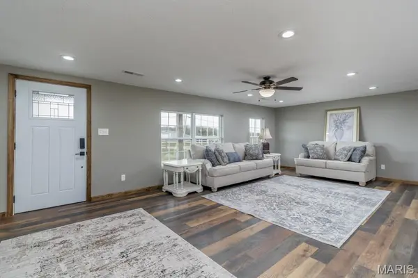 24111 EVANSTON RD, Lebanon, MO 65536