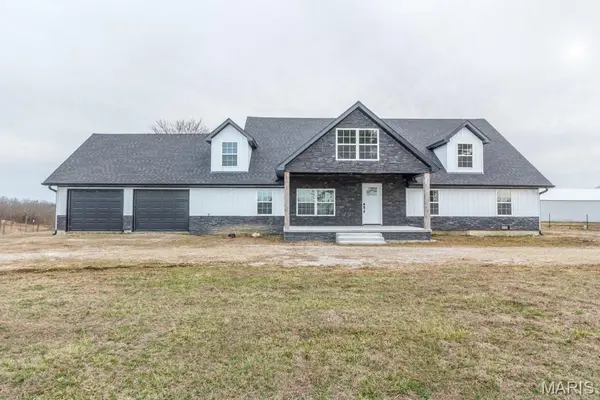 24111 EVANSTON RD, Lebanon, MO 65536
