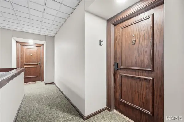 950 E Rue De La Banque #314, St Louis, MO 63141