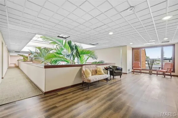 950 E Rue De La Banque #314, St Louis, MO 63141