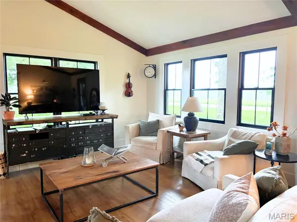 15751 State Route F, Rolla, MO 65401