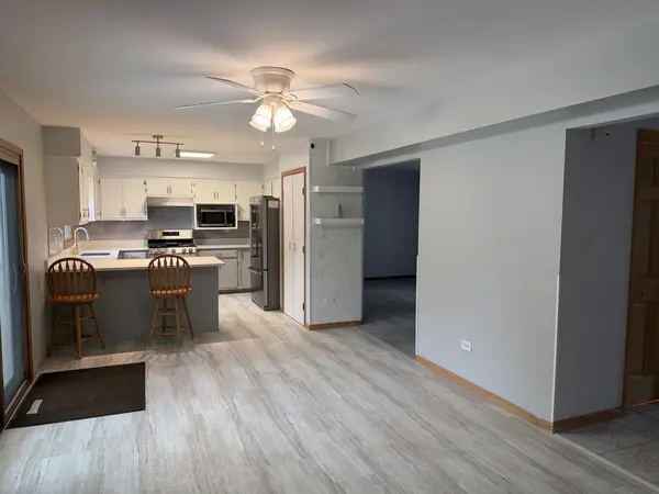 24806 S Potawatomie TRL, Channahon, IL 60410