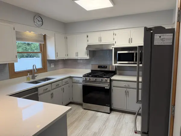 24806 S Potawatomie TRL, Channahon, IL 60410