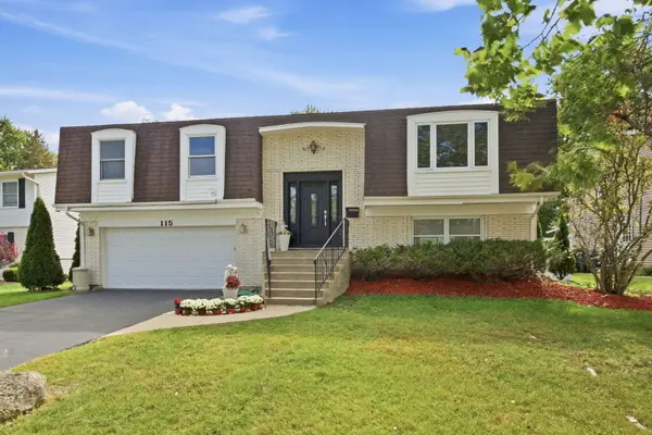 115 W King George CT, Palatine, IL 60067