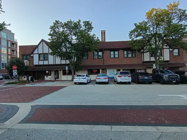 6 Busse AVE, Mount Prospect, IL 60056
