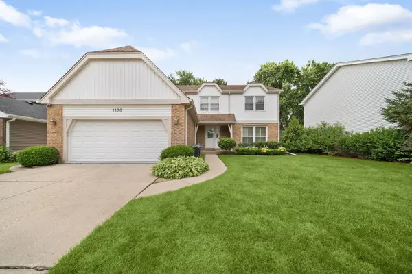 1170 Green Knolls DR, Buffalo Grove, IL 60089