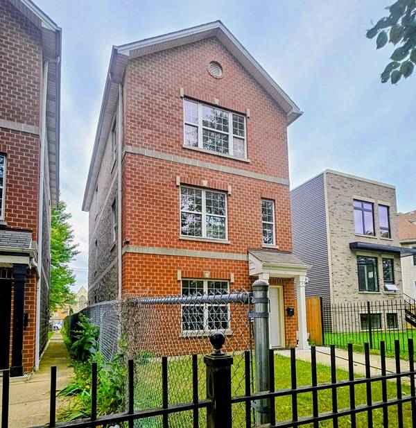 304 N Parkside AVE, Chicago, IL 60644
