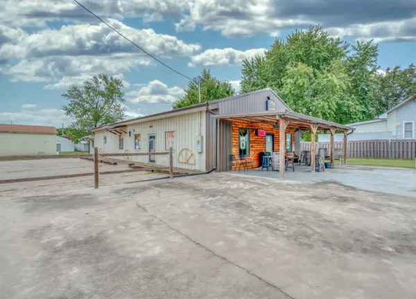 9 E Main ST, Tamaroa, IL 62888