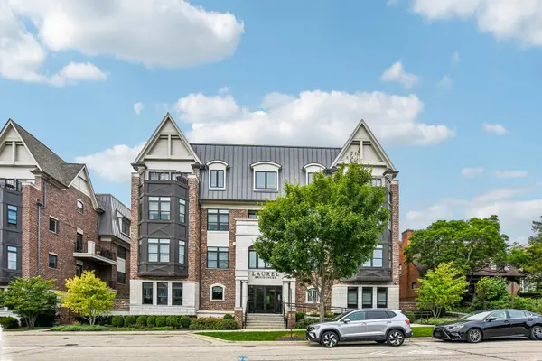 815 Laurel AVE #106, Highland Park, IL 60035