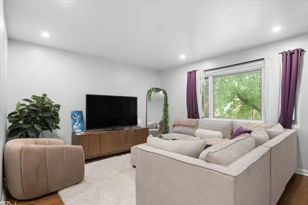 8023 Lake ST #2, River Forest, IL 60305