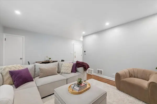 8023 Lake ST #2, River Forest, IL 60305