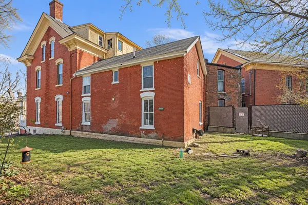 306 W Locust ST, Dubuque, IA 52001