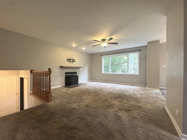 951 Irving AVE, Woodstock, IL 60098