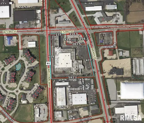 5202 N BRADY ST, Davenport, IA 52806