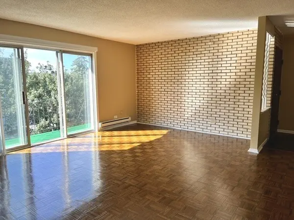 9605 S Komensky AVE #202, Oak Lawn, IL 60453