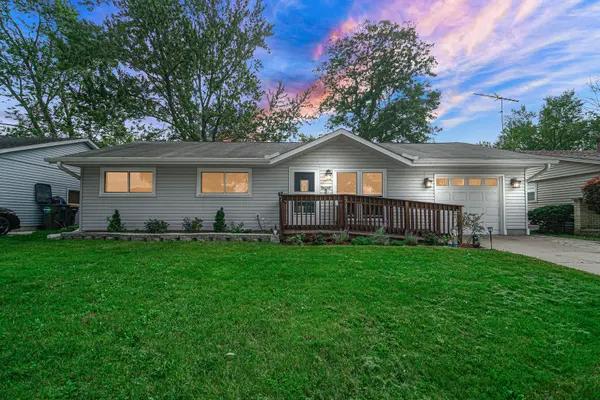 741 Surrey DR, Streamwood, IL 60107