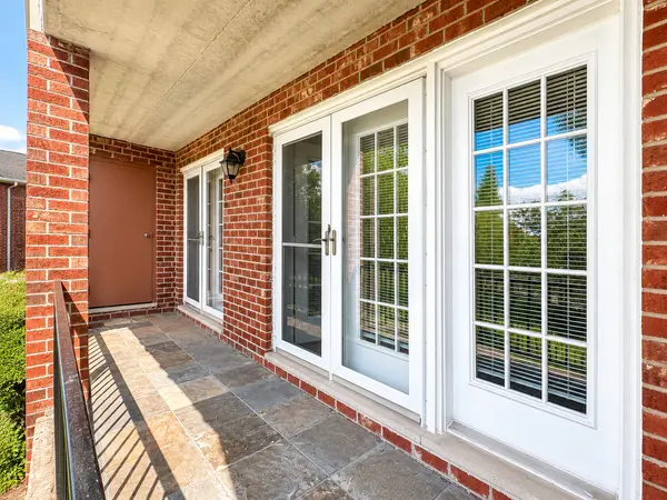 520 Biesterfield RD #209, Elk Grove Village, IL 60007